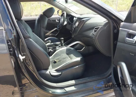 2015 Hyundai Veloster Turbo z USA, uszkodzony, nr VIN KMHTC6AE8FU237673